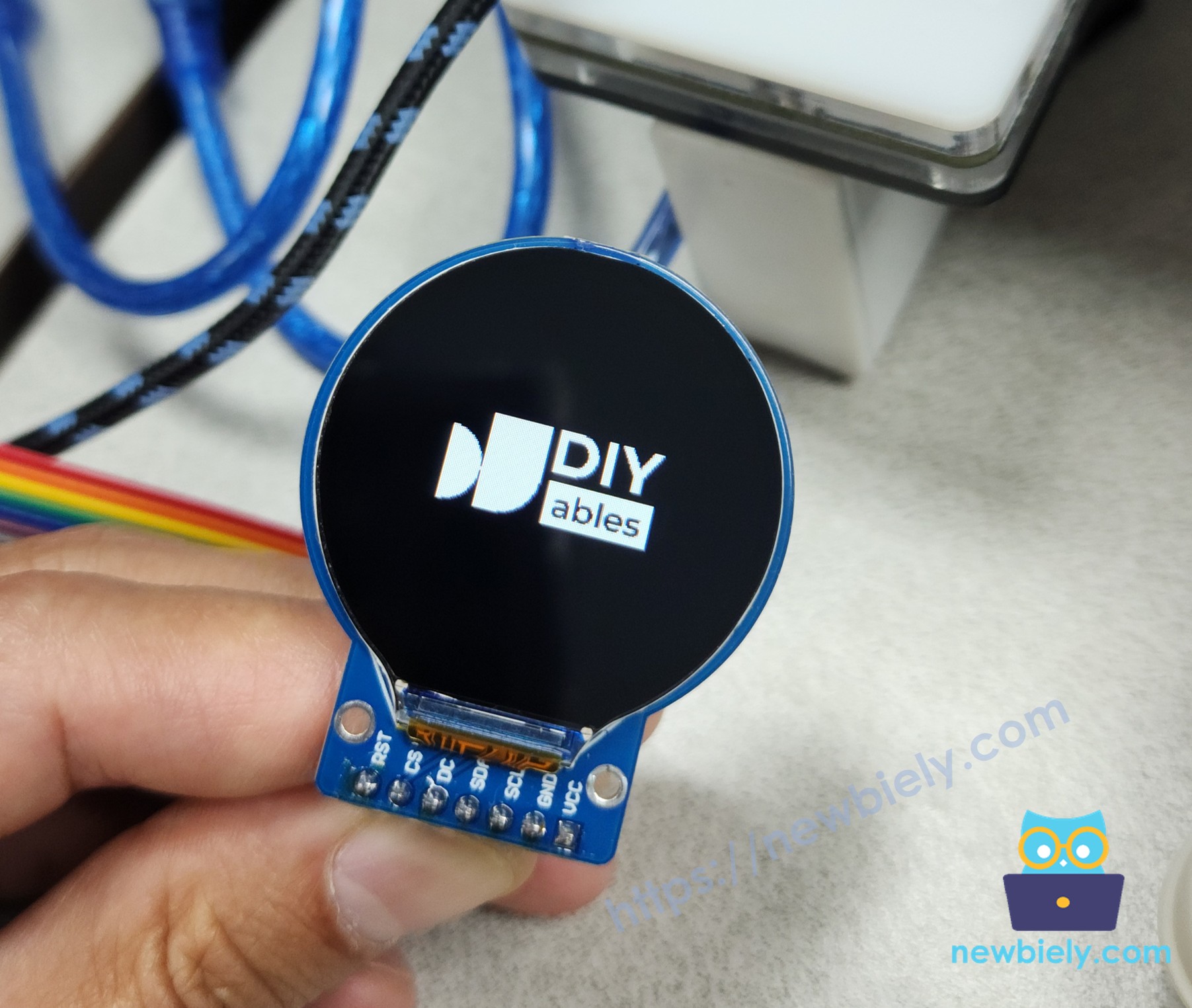 Arduino Nano ESP32 Pantalla TFT LCD circular que muestra una imagen desde la tarjeta SD