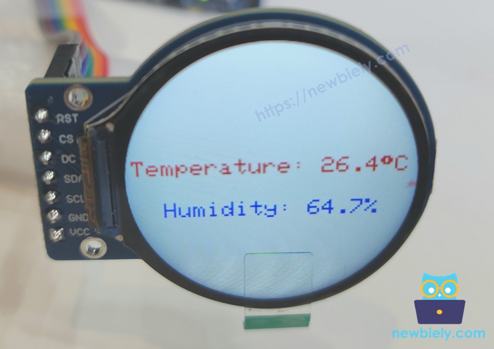 Pantalla TFT LCD circular para Arduino Nano que muestra texto y números.