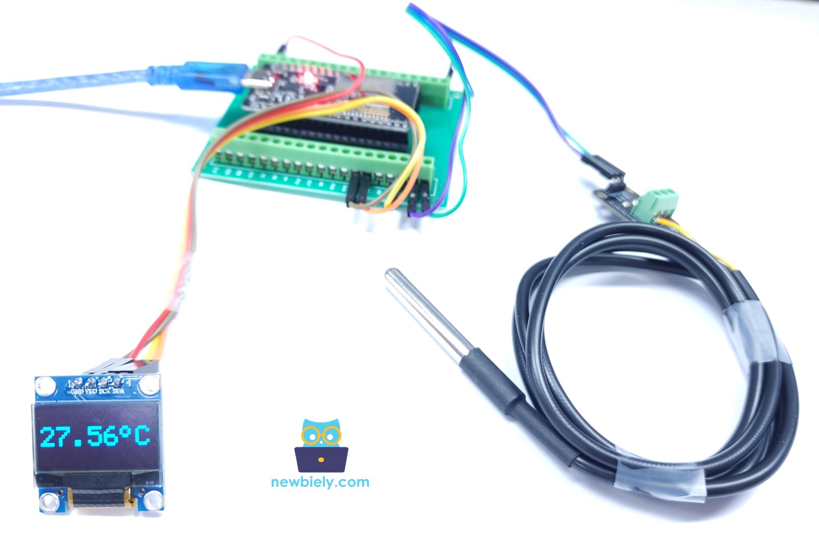 ESP32 muestra la temperatura en la pantalla OLED.